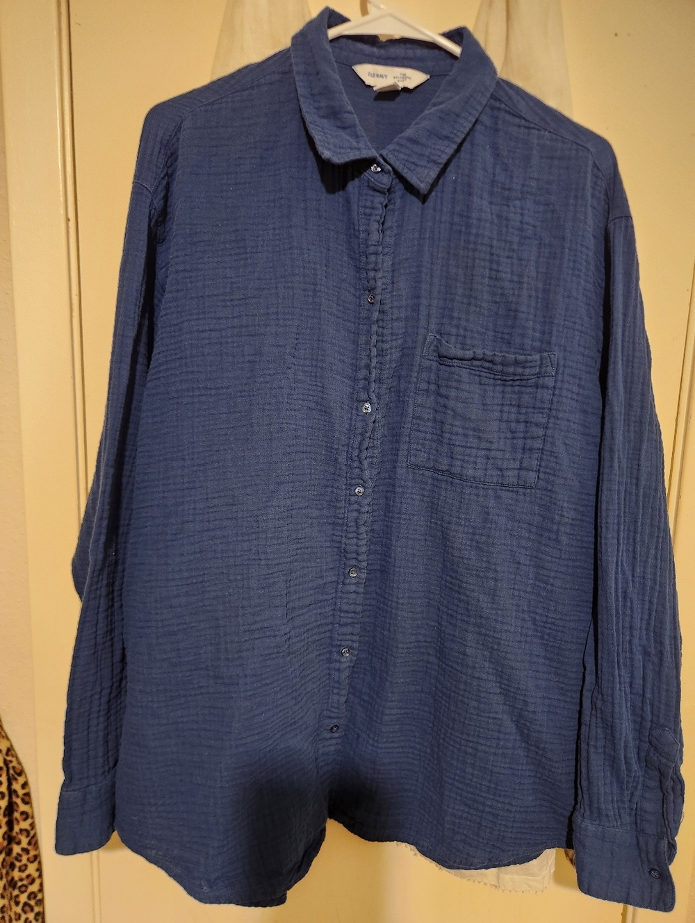 Old Navy Women's Navy Blue Light weight Button-Down Shirt Sz XL Tall B:52"